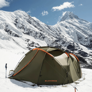 Tente résistante pour trois personnes en alpinisme