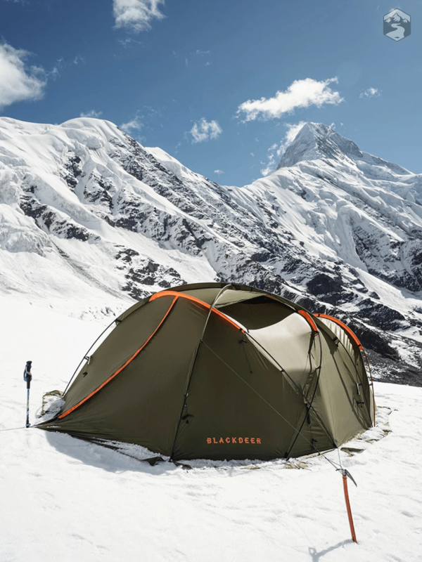 Tente résistante pour trois personnes en alpinisme