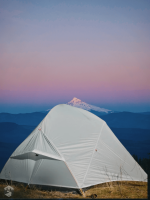 Bivouac compact et résistant pour deux aventuriers
