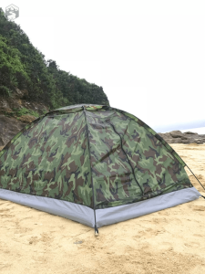 Tente compacte 2 personnes avec motif camouflage adapté