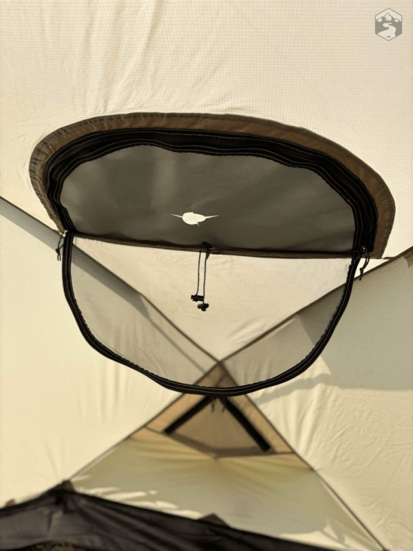 Tente de camping pour aventures en groupe