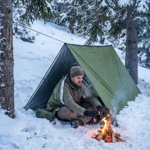 Tente militaire conçue pour résister au froid extrême