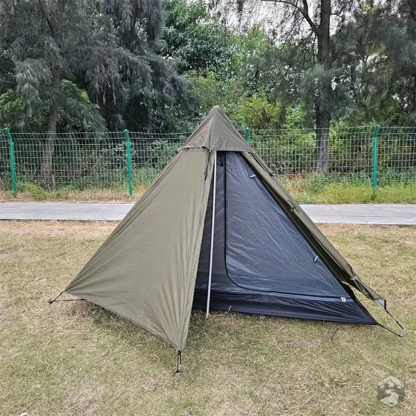 Tente tipi pour une personne, idéale pour bivouac