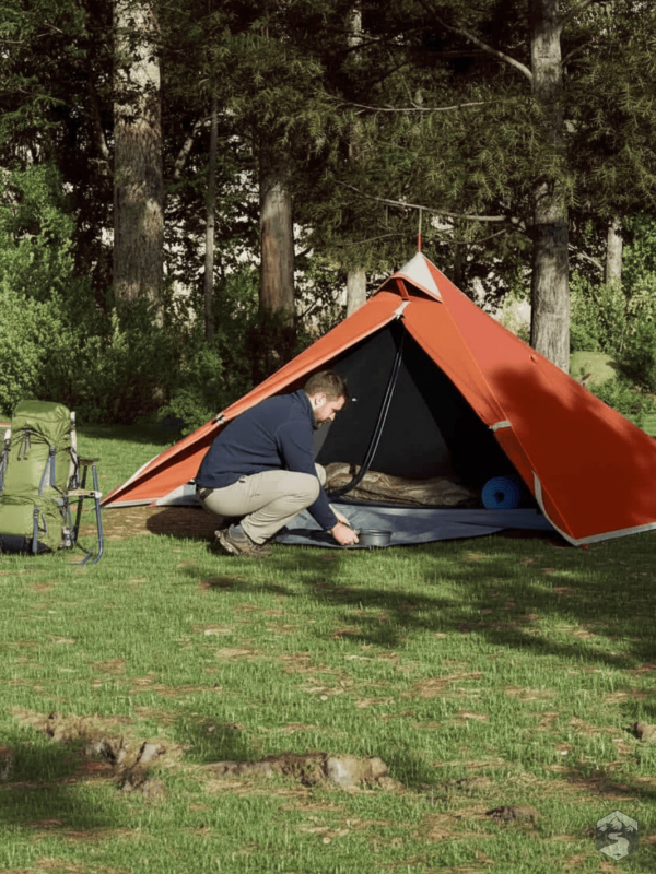 Tente tipi légère et compacte pour un aventurier