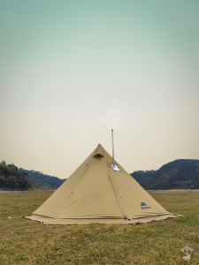 Tente familiale tipi avec espace pour six personnes