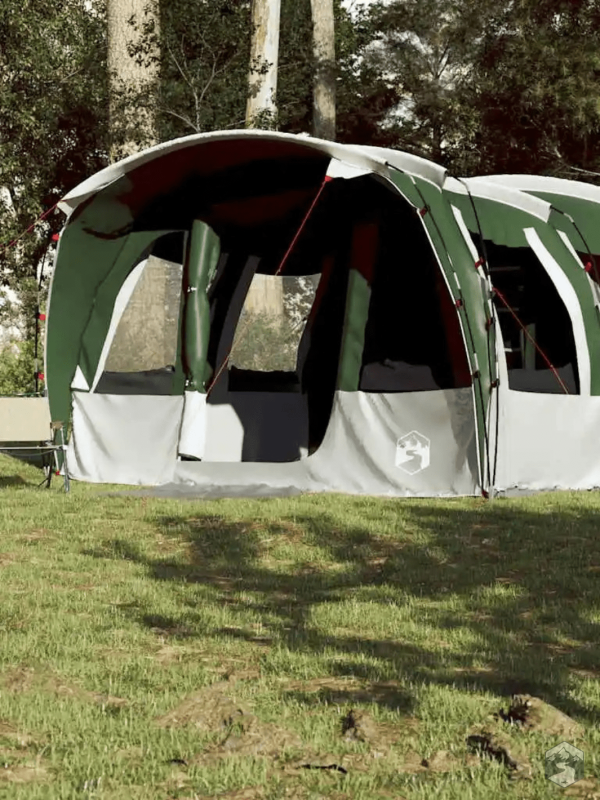 Espace généreux pour 8 campeurs