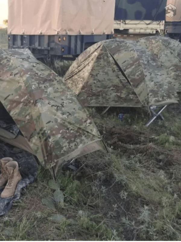 Tente de survie camouflage pour un abri temporaire