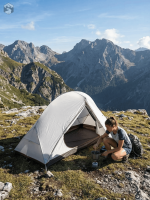 Tente trekking légère pour un randonneur